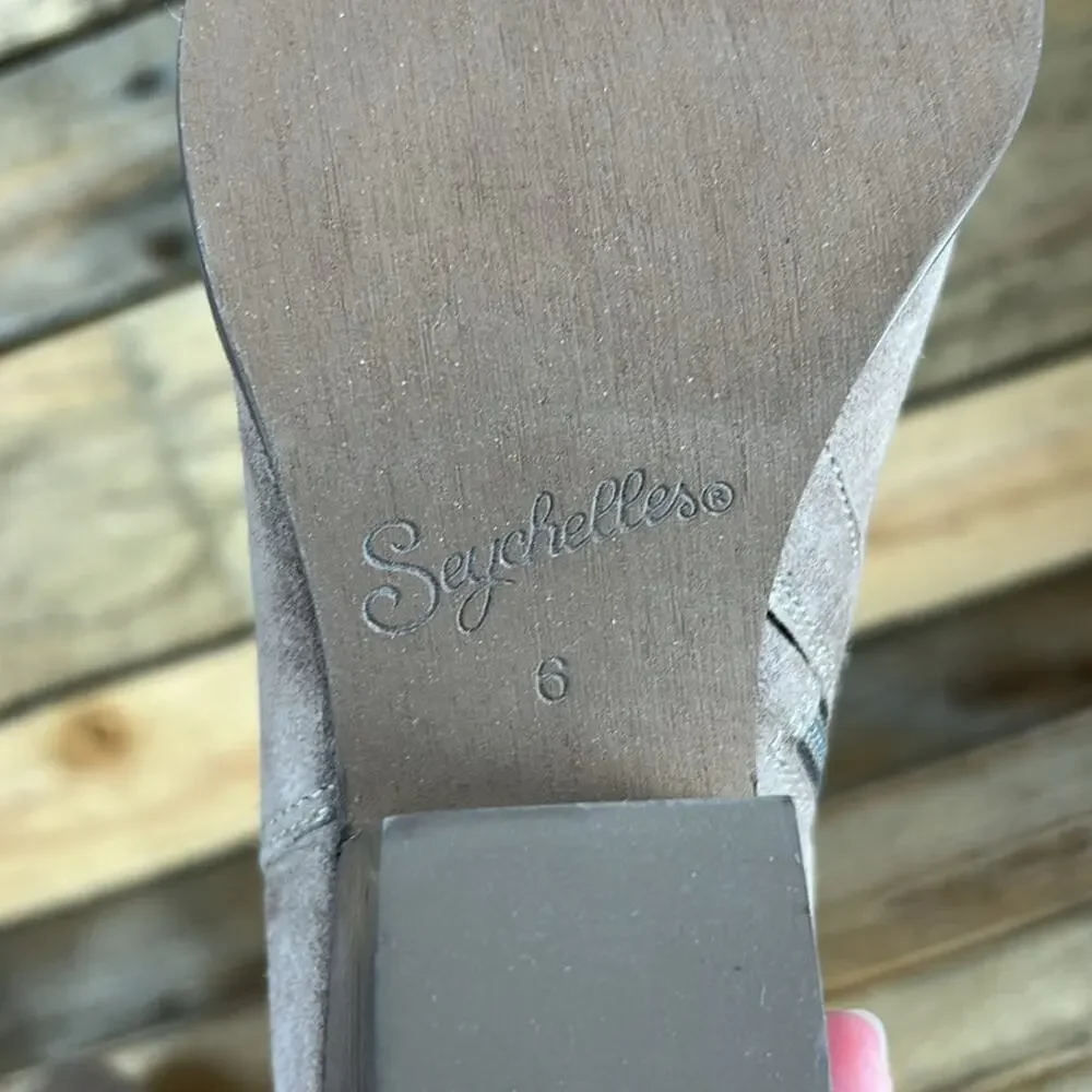 Seychelles Upside Western Bootie - Taupe Suede - 6 - New without box